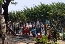 Desolación y escasa actividad comercial durante el viernes de feriado en La Atarazana y FAE