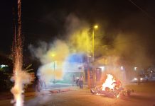 La tradición se impuso y los monigotes fueron quemados