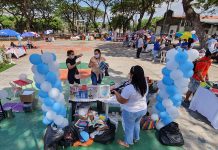 Integración, fiesta y negocios en la feria de emprendedores de la FAE