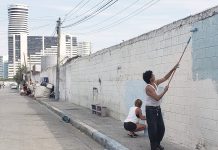 En la 24 de Agosto embellecen el barrio antes de la fiesta