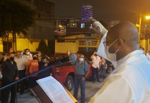 Cánticos a Jesús, mucha fe y chocolate hubo en la Bella Aurora