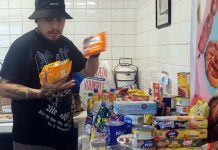 Jóvenes recolectaron víveres para enviarlos hasta Alausí